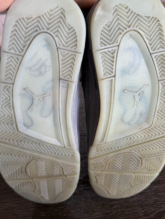 Jordan 4 Retro- KAWS Men’s size 10 - Picture 10 of 12